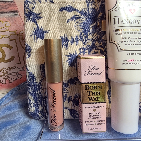 Too Faced Bundle & Zipper Pouch Set - - Picture 2 of 6
